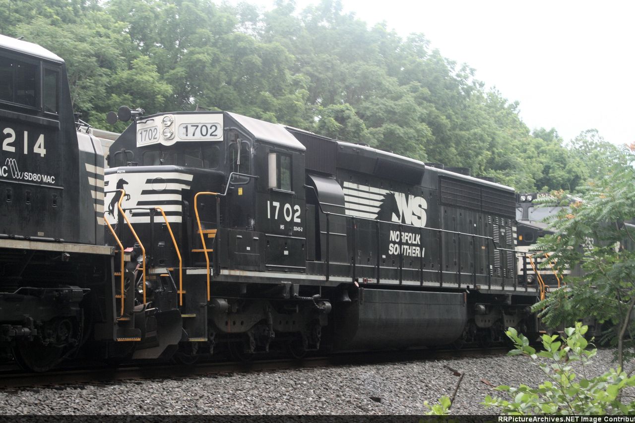 NS 1702